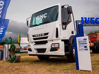 IVECO amplió su 'Full Range' a GNC y diésel en Expoagro
